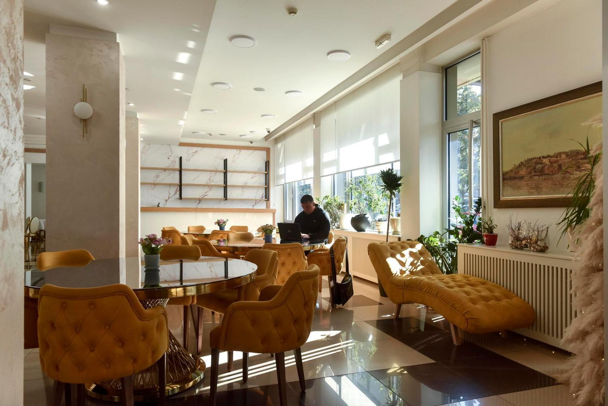 Hotel Sumadija Beograd Bagian luar foto